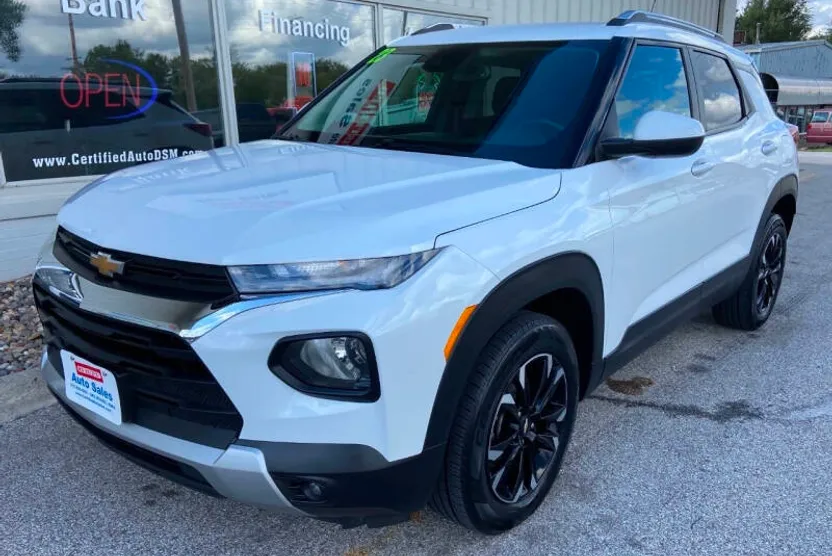 2023 Chevrolet Trailblazer LT photo 1