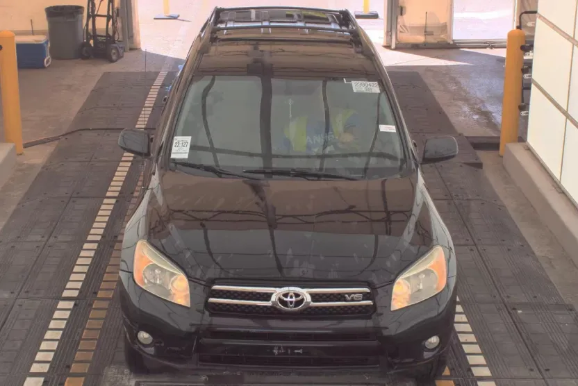 2007 Toyota RAV4 Limited photo 1