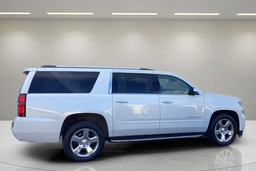 2019 Chevrolet Suburban Premier photo 1