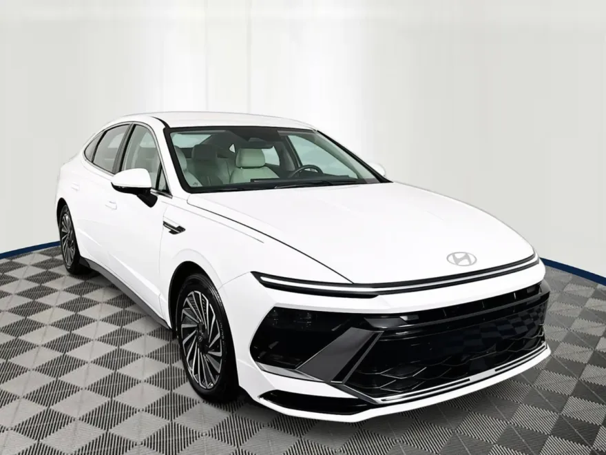 2024 Hyundai Sonata Hybrid SEL photo 1