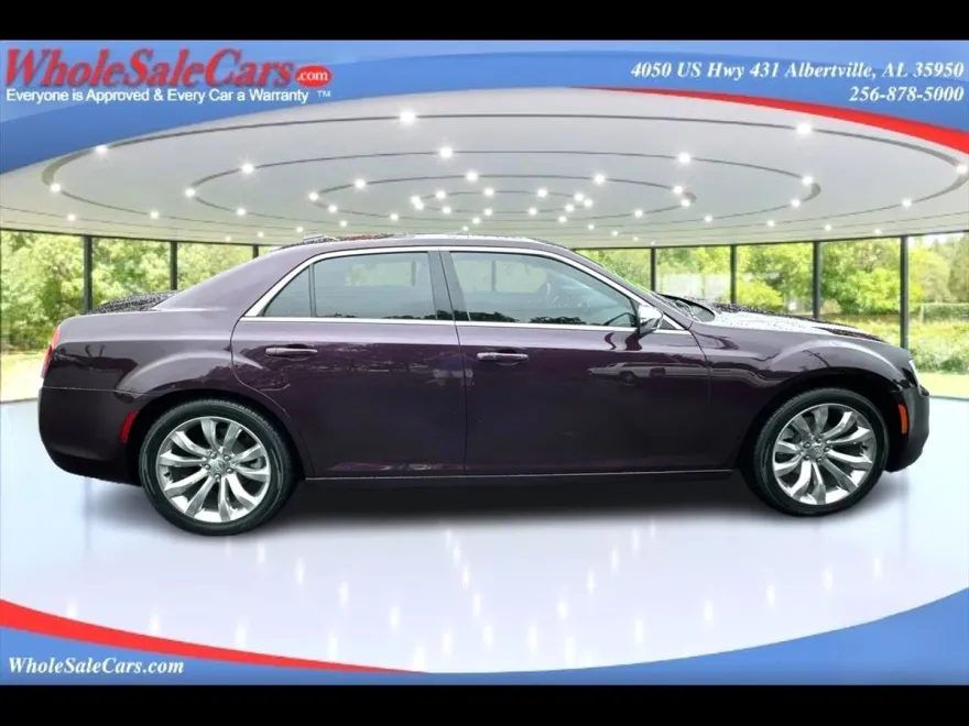 2021 Chrysler 300 Touring photo 1