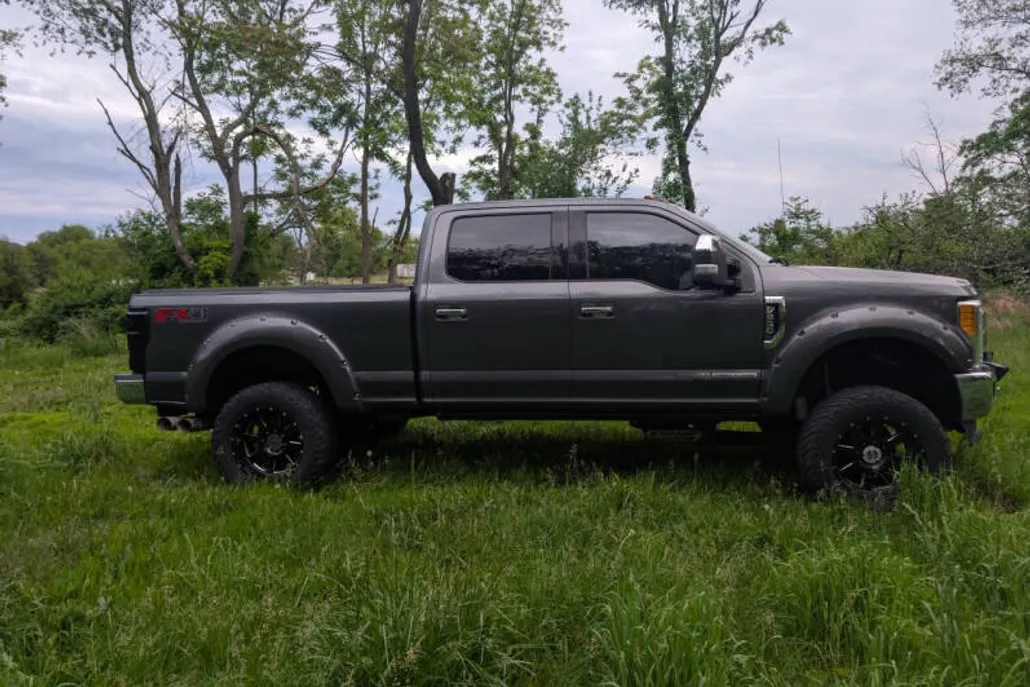 2017 Ford F-250 Lariat FX4 photo 1