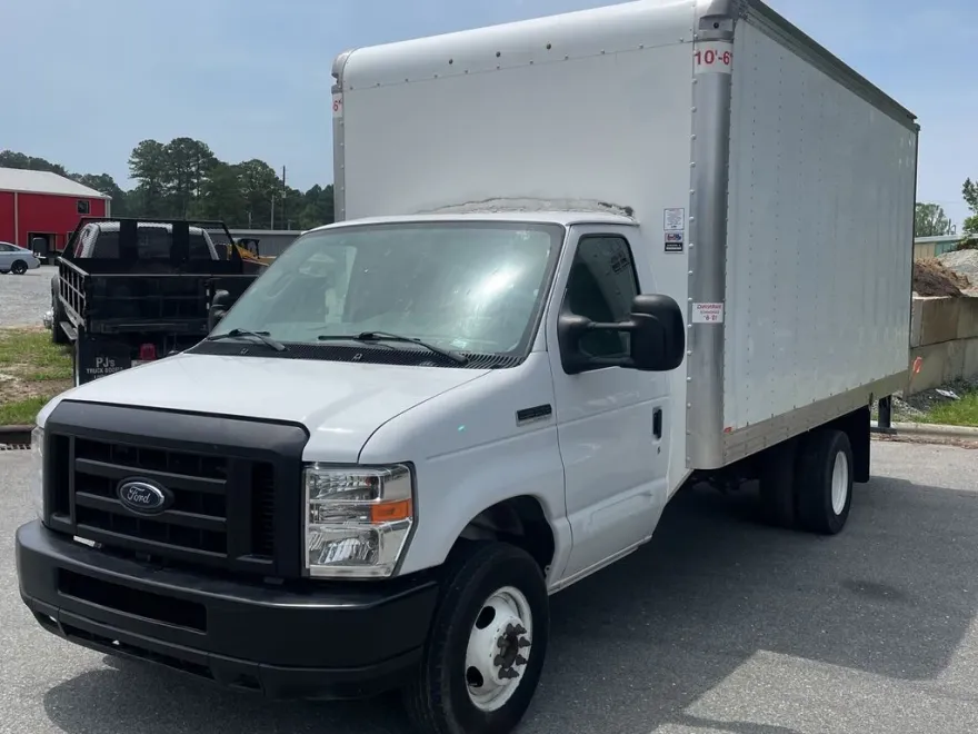 2019 Ford E-350 Base photo 1