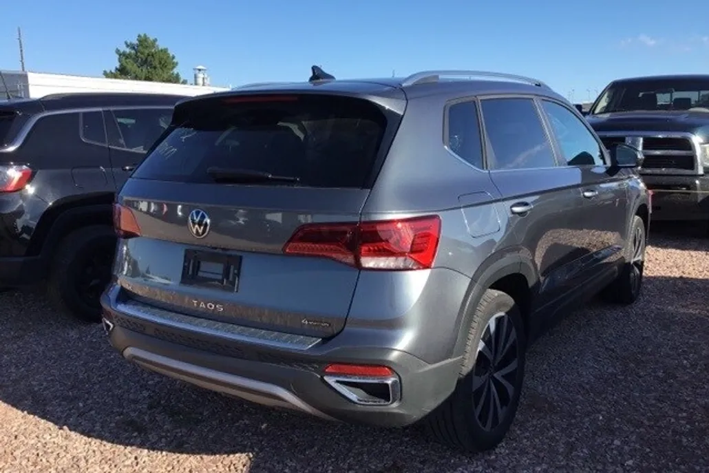 2022 Volkswagen Tiguan SEL Premium R-Line photo 1