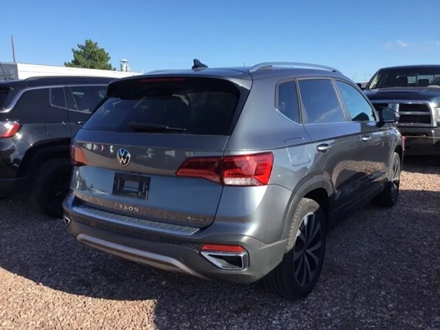 2022 Volkswagen Tiguan SEL Premium R-Line photo 1