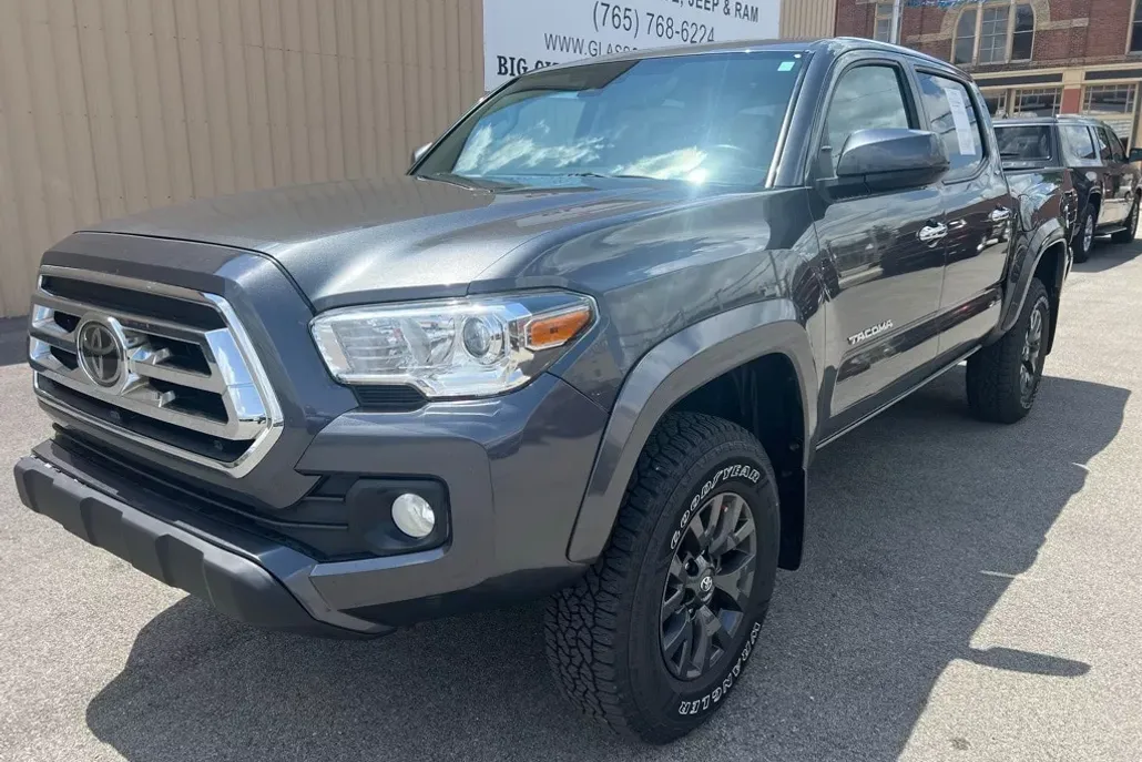 2020 Toyota Tacoma SR5 photo 1