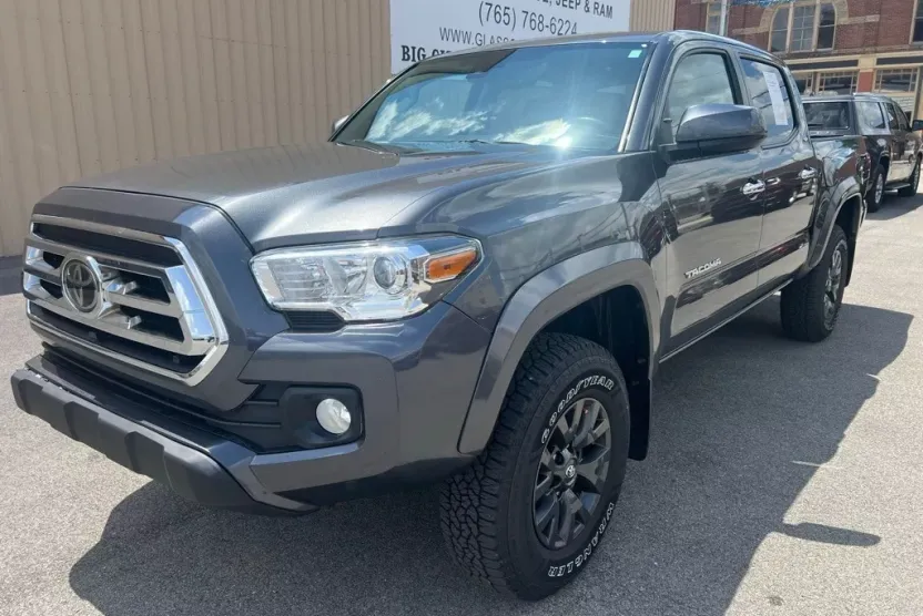 2020 Toyota Tacoma SR5 photo 1