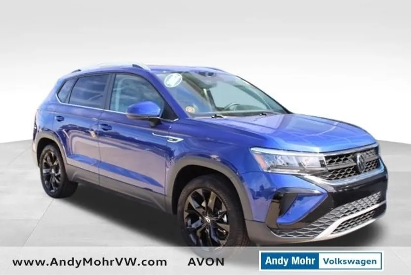 2022 Volkswagen Taos SE photo 1