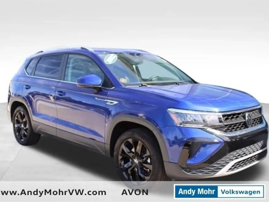 2022 Volkswagen Taos SE photo 1
