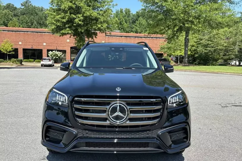 2025 Mercedes Benz GLS 450 4MATIC photo 1