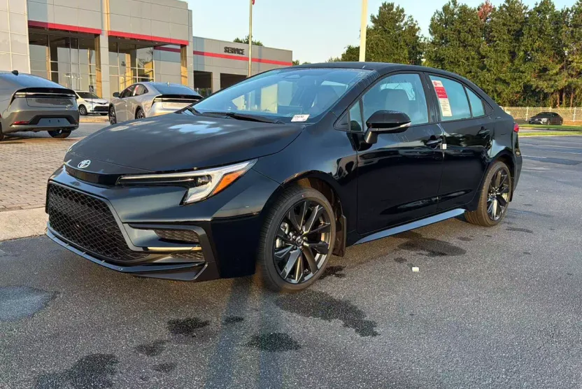 2026 Toyota Corolla SE photo 1