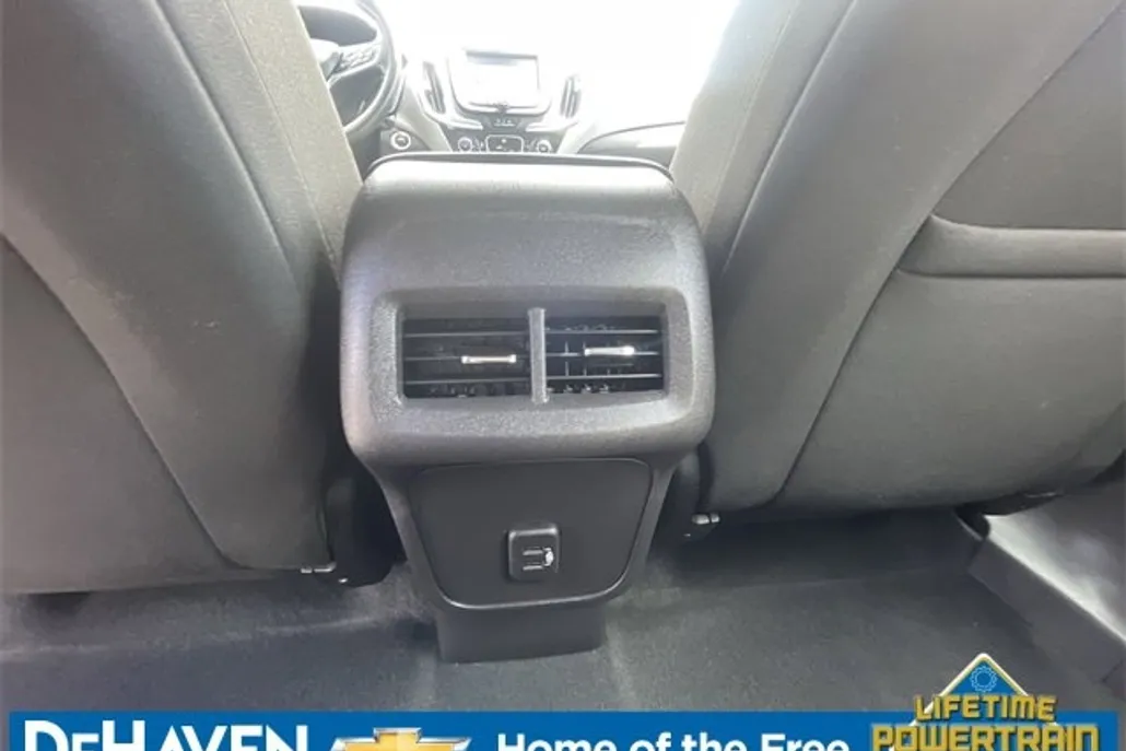 2024 Chevrolet Equinox LS photo 1