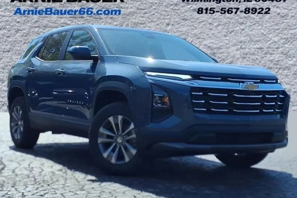 2026 Chevrolet Equinox LT photo 1