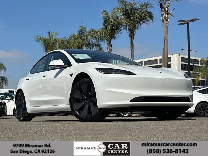 2024 Tesla Model 3 photo 1