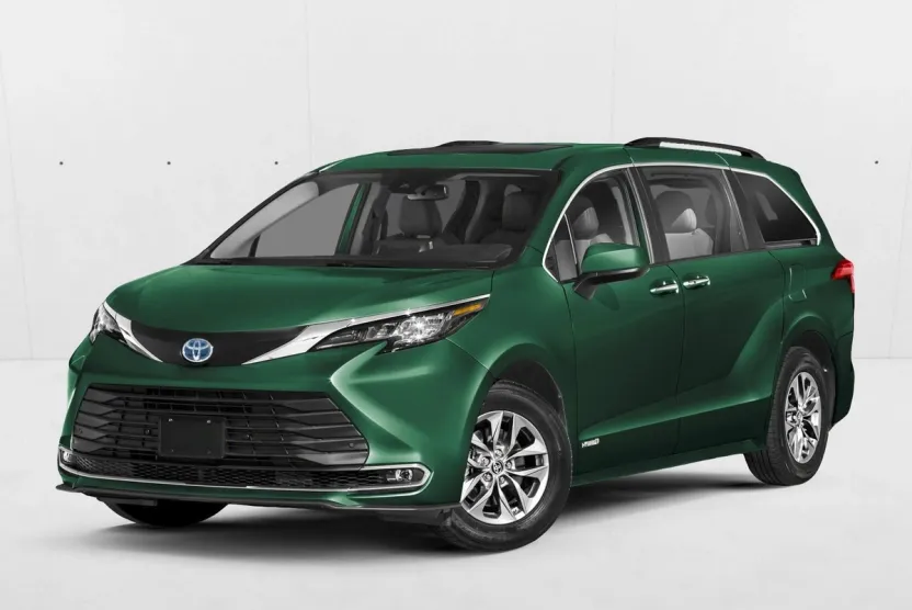2025 Toyota Sienna XLE photo 1