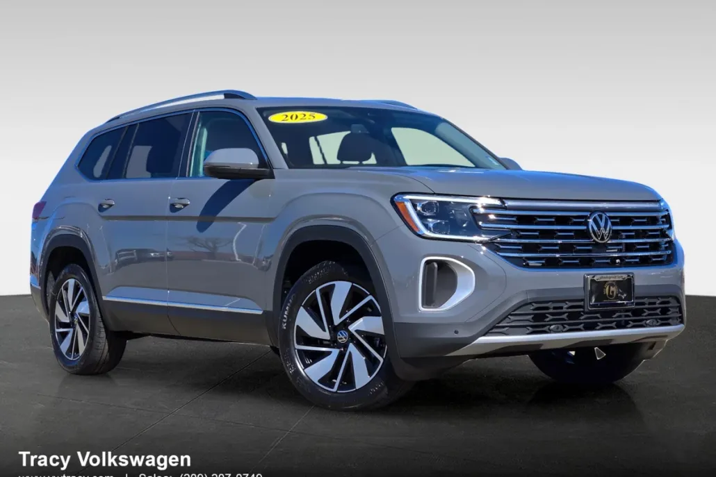 2025 Volkswagen Atlas SEL photo 1