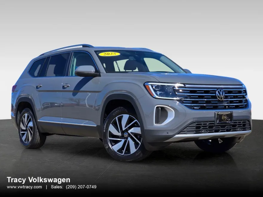 2025 Volkswagen Atlas SEL photo 1