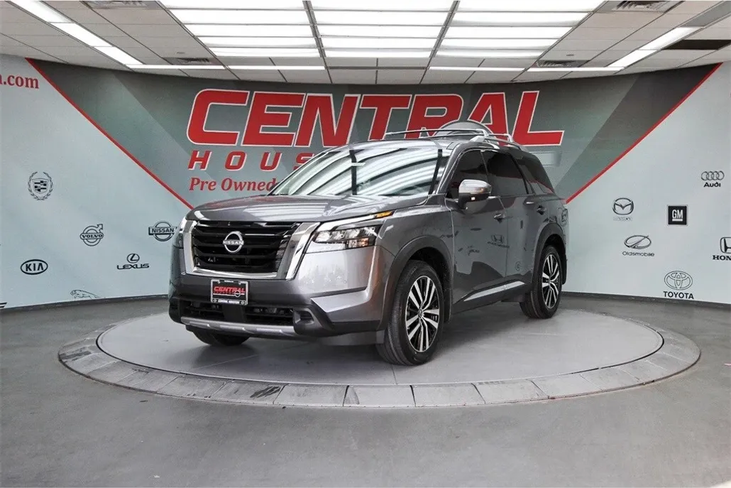 2025 Nissan Pathfinder Platinum photo 1