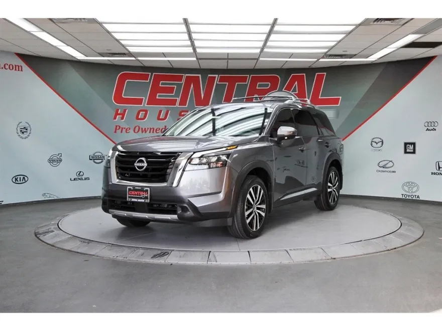 2025 Nissan Pathfinder Platinum photo 1