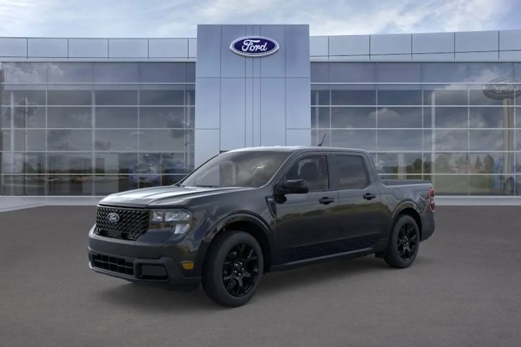 2025 Ford Maverick XLT photo 1