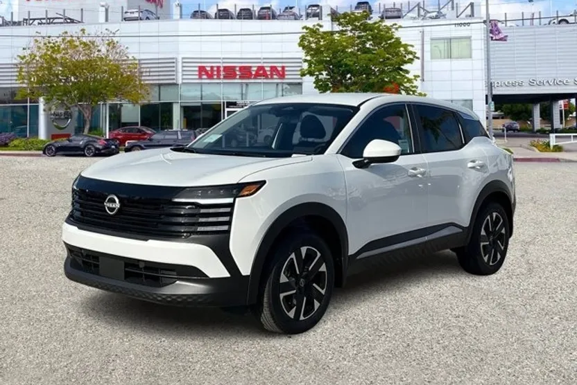 2025 Nissan Kicks SV photo 1