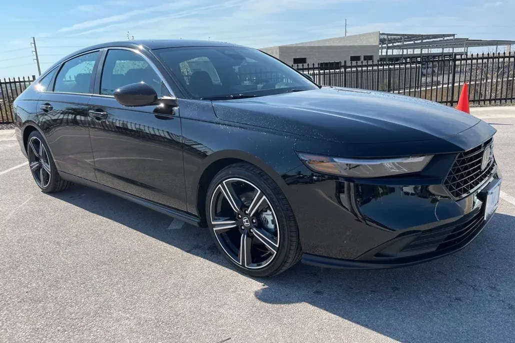 2025 Honda Accord Hybrid Sport photo 1