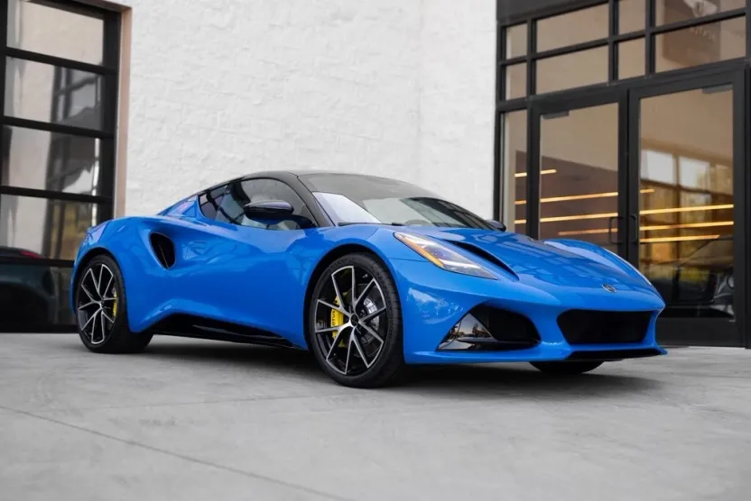 2025 Lotus Emira Base photo 1
