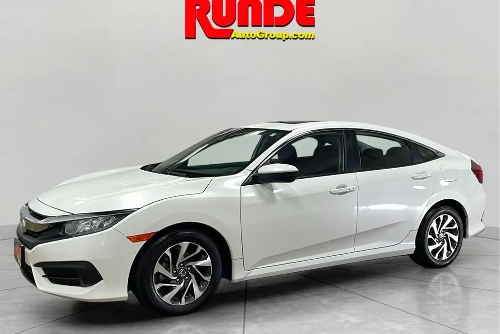 2017 Honda Civic EX photo 1