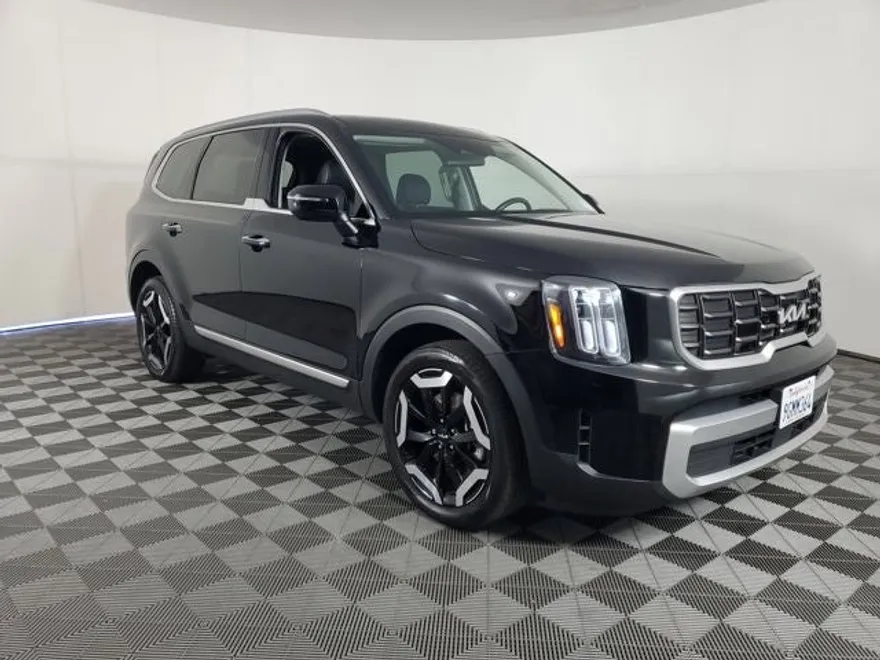 2023 Kia Telluride S photo 1