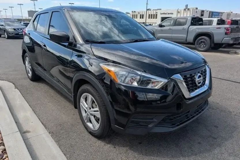 2020 Nissan Kicks S photo 1