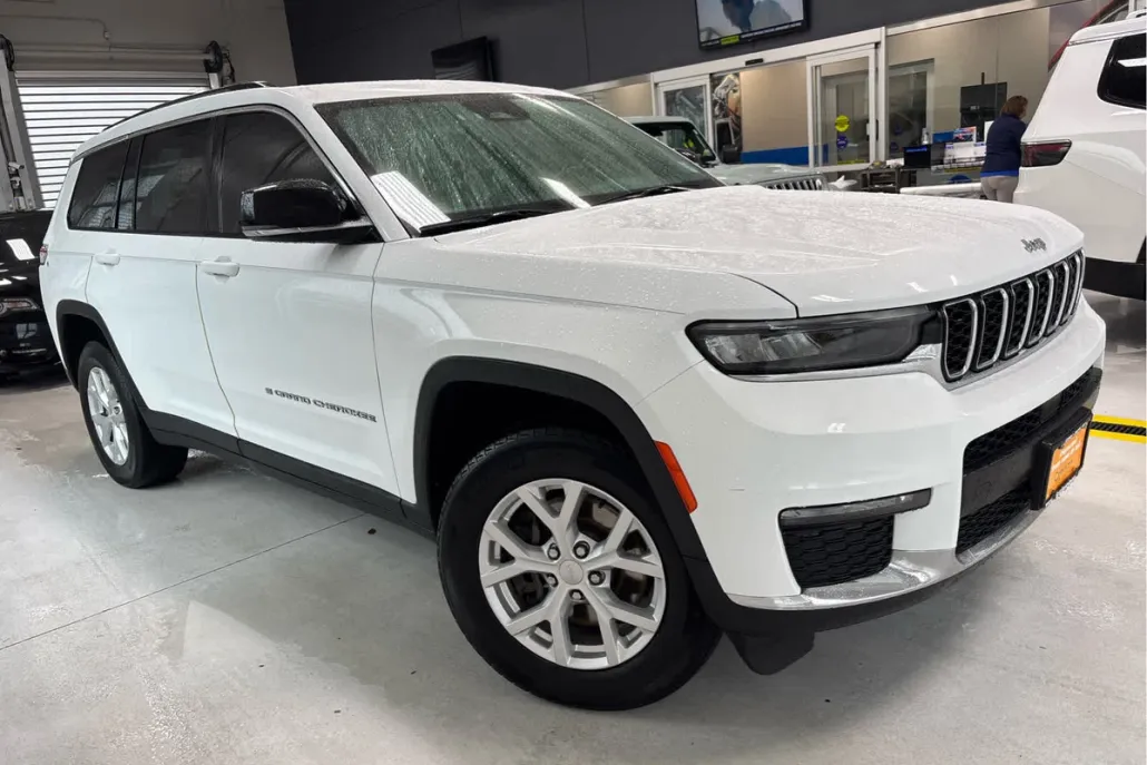 2023 Jeep Grand Cherokee Limited photo 1