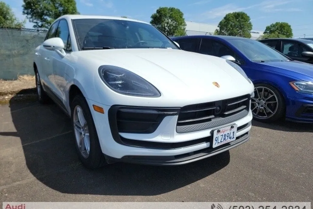 2024 Porsche Macan Base photo 1