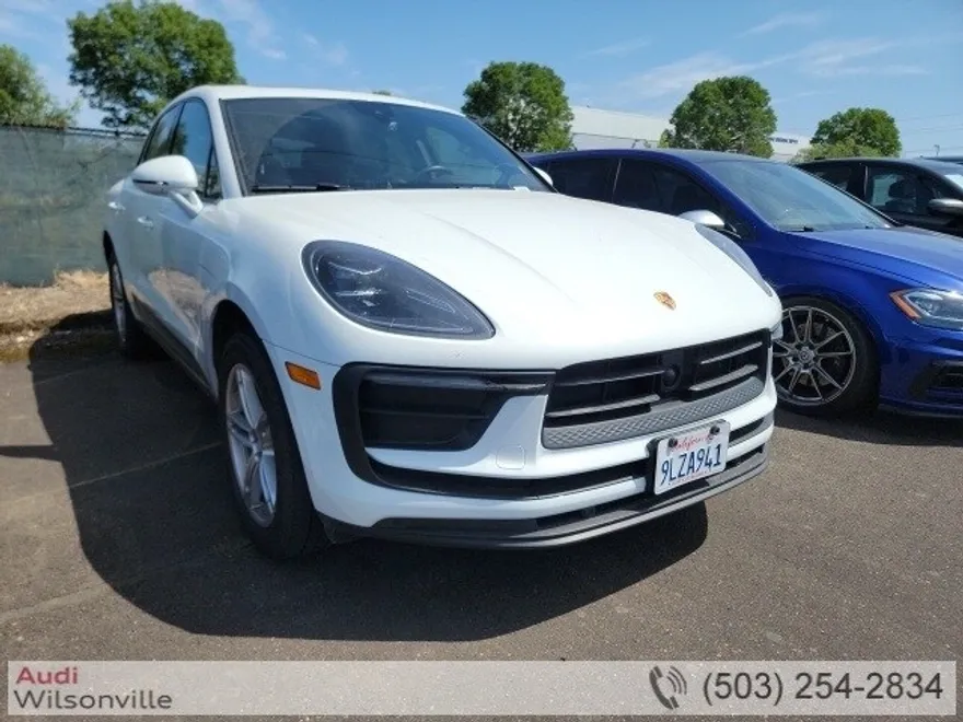 2024 Porsche Macan Base photo 1