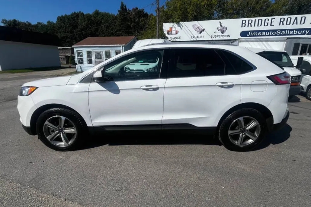 2021 Ford Edge SEL photo 1