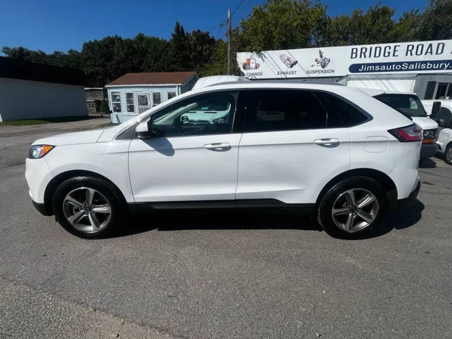 2021 Ford Edge SEL photo 1