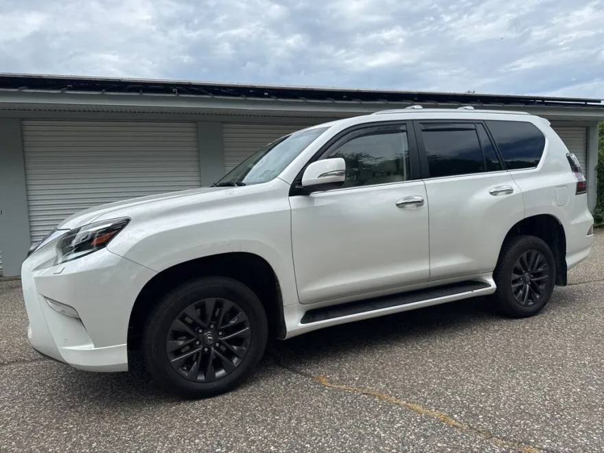 2022 Lexus GX 460 Premium photo 1