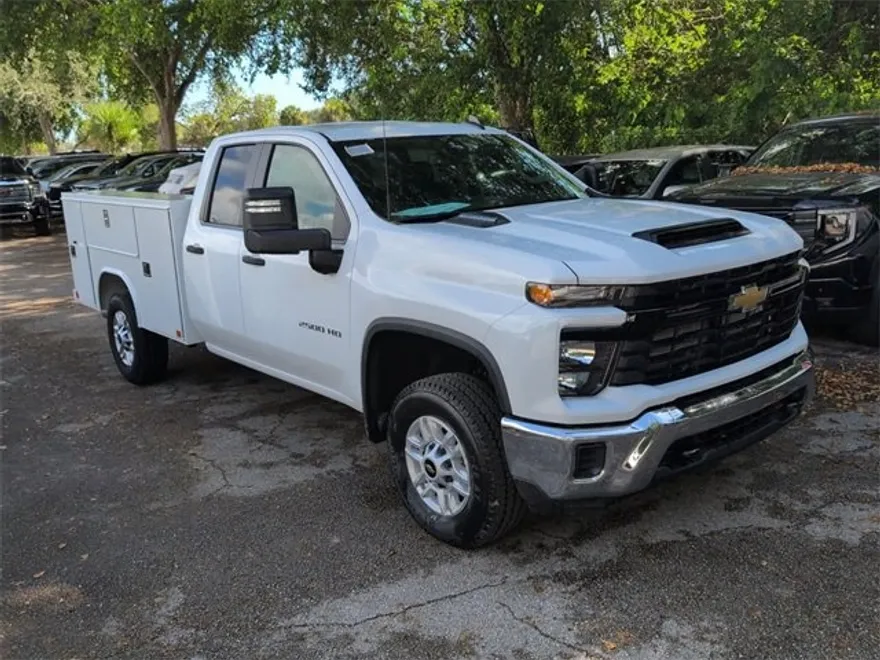 2025 Chevrolet Silverado 2500HD photo 1