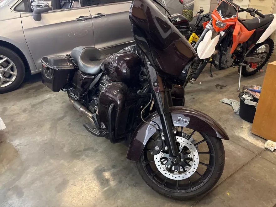 2019 Harley Davidson CVO Street Glide photo 1