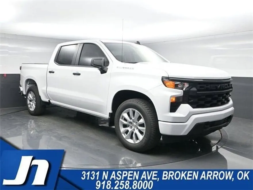 2025 Chevrolet Silverado 1500 Custom photo 1