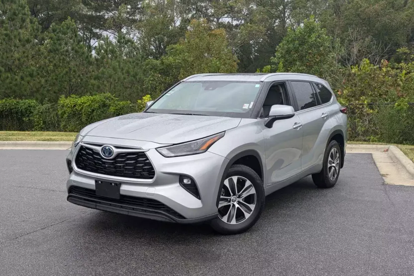 2023 Toyota Highlander Hybrid XLE photo 1