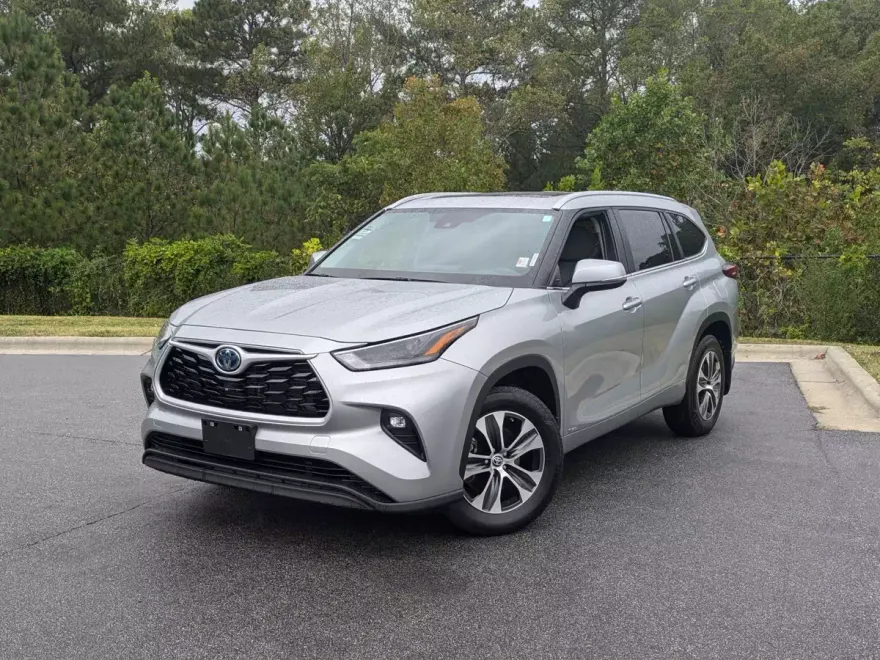 2023 Toyota Highlander Hybrid XLE photo 1