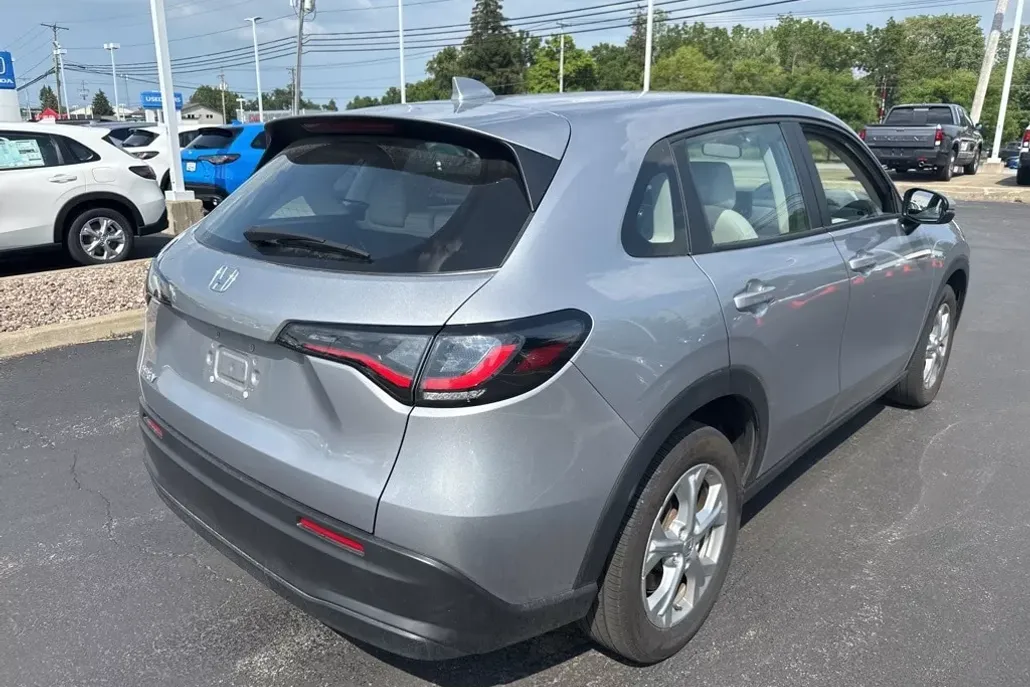 2023 Honda HR-V LX 2WD photo 1