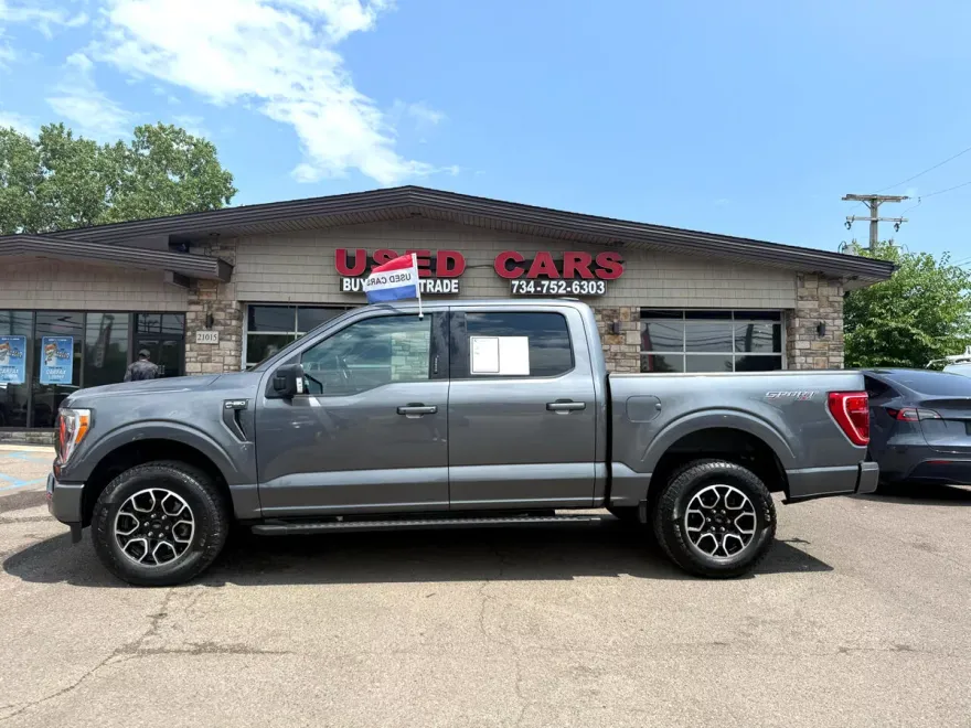 2023 Ford F-150 XLT photo 1