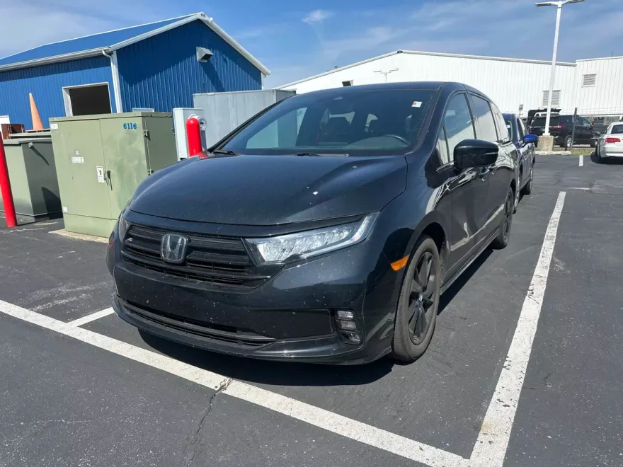 2023 Honda Odyssey Sport photo 1