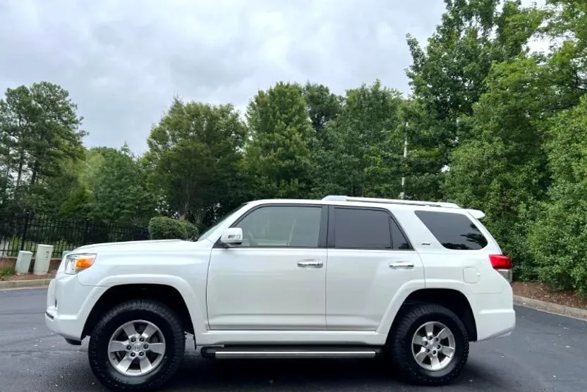 2012 Toyota 4Runner SR5 4WD photo 1