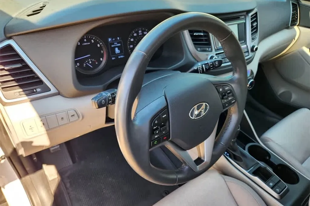 2016 Hyundai Tucson Sport photo 1