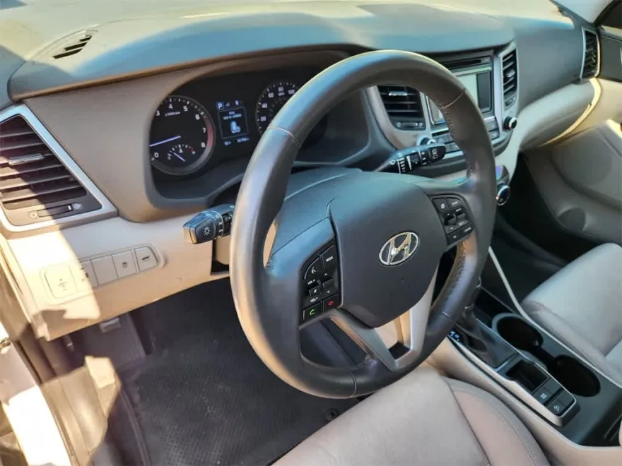 2016 Hyundai Tucson Sport photo 1