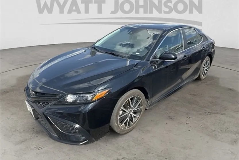 2023 Toyota Camry SE photo 1