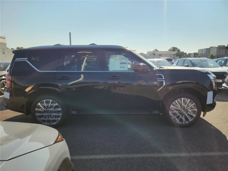 2026 Nissan Armada Platinum Reserve photo 1