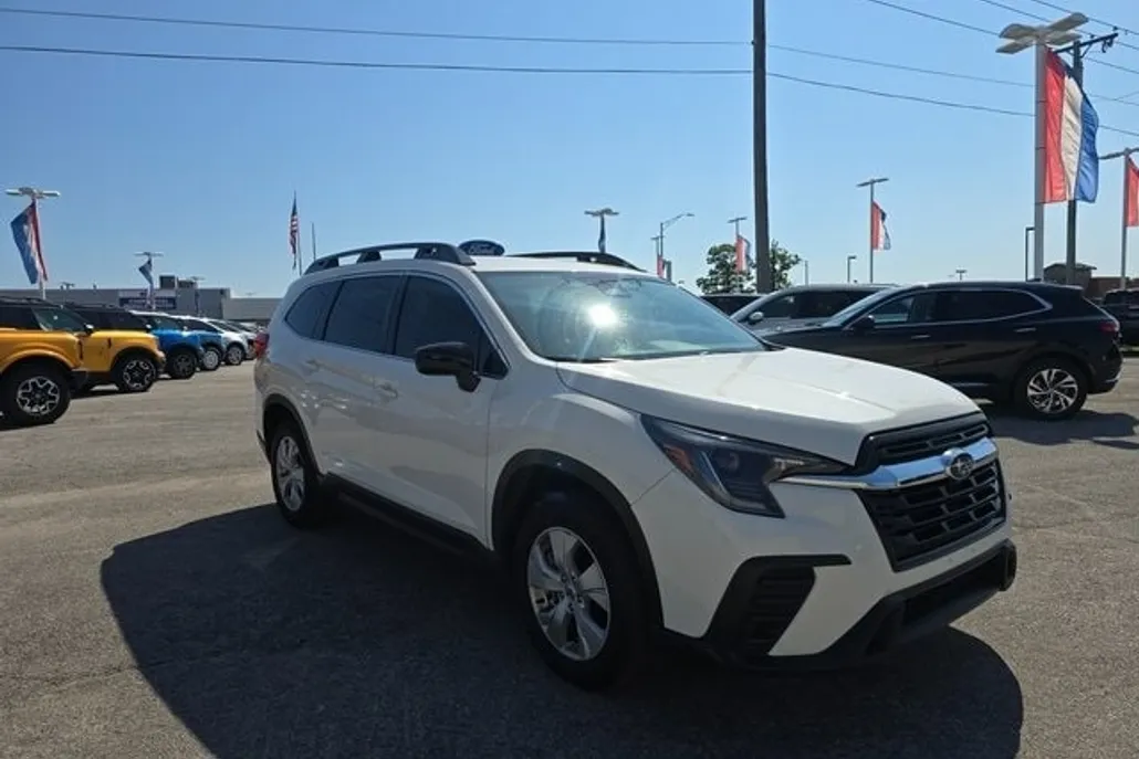 2023 Subaru Ascent Base photo 1